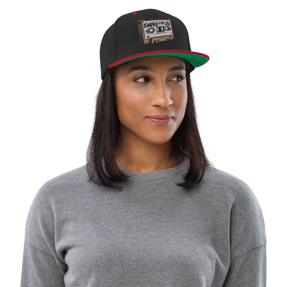 Flat-Brim-Cap – Cassette Tape – Schwarz/Rot – Produktansicht 2