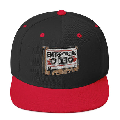 Flat-Brim-Cap – Cassette Tape – Schwarz/Rot – Produktansicht 1